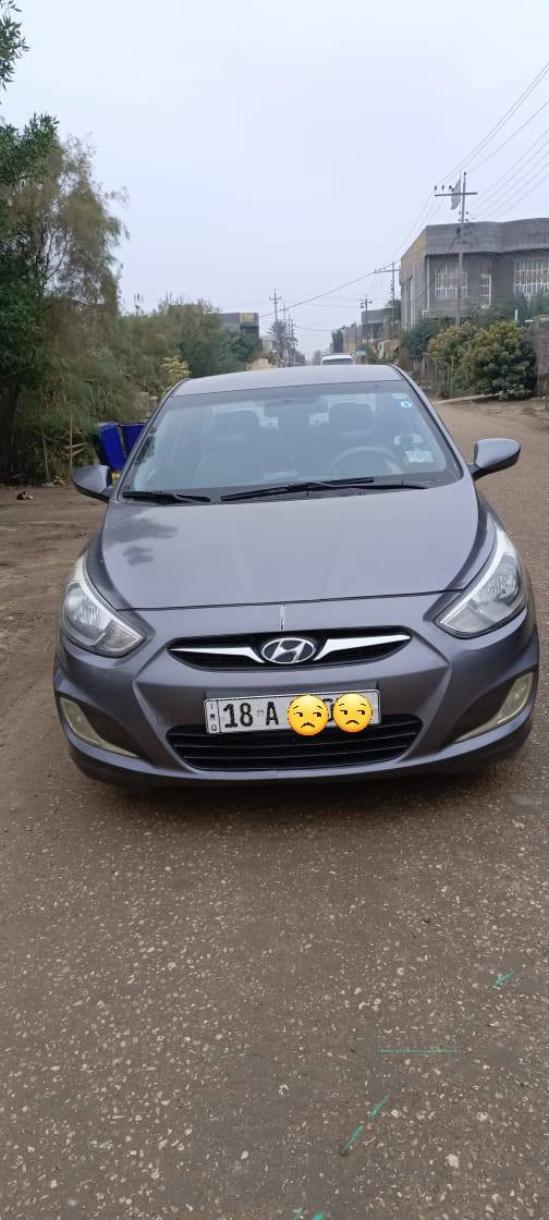 اكسنت موديل 16
مكينه 1600
امريكي حادثها ليبل واحد
 البنيد مبدال ودعاميه
وبيها رش كلير بصفحت 
الصدر لمعه وشخوط بسمي مكاني بابل 
***********
 سعرها 90
