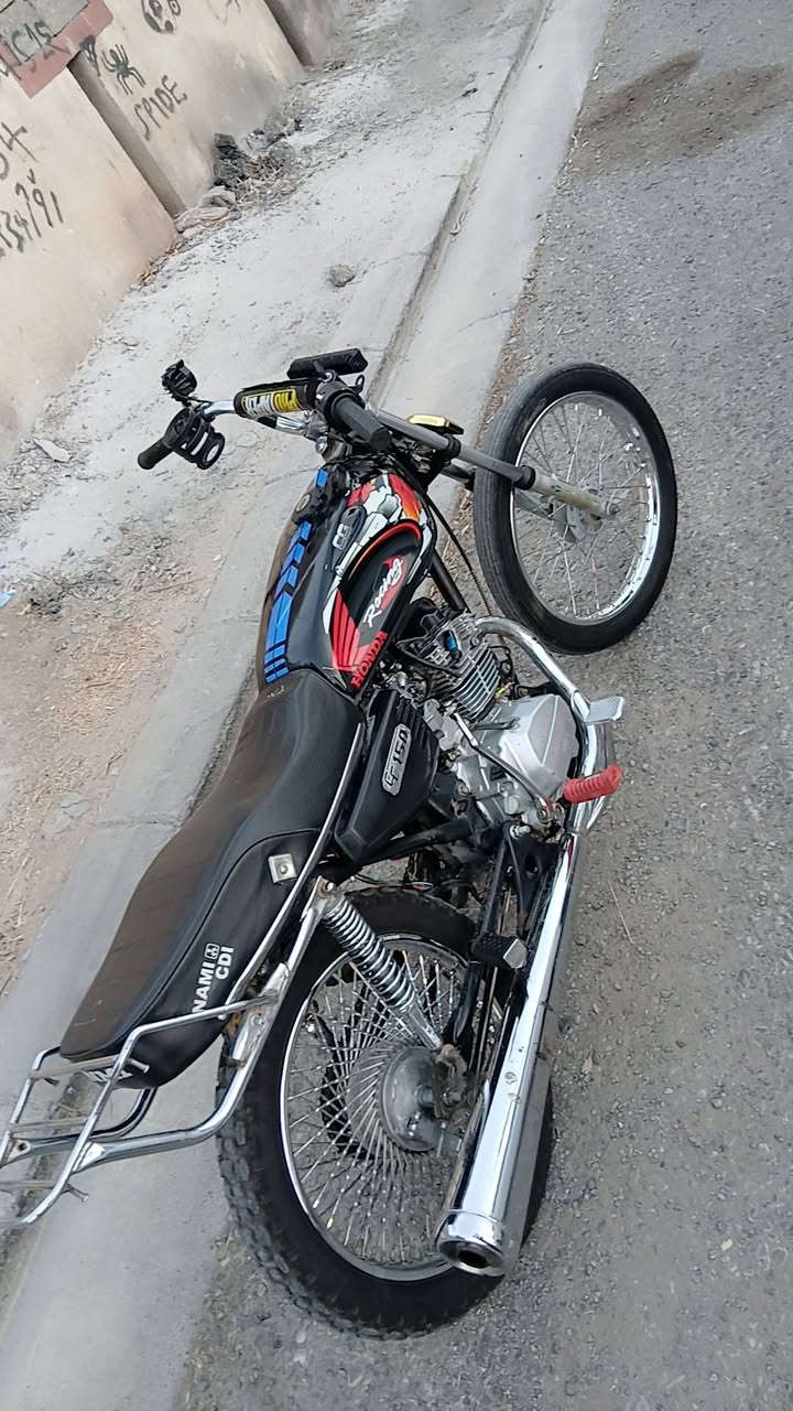Namipro 2020 
١ سەعاتەبێ کامل مەکینەی داگیراوە سلندەر و بستۆن و هەموو گیانی لۆک لۆک کراوەتەوە ماڵی فەقیرە ڕۆنی لۆک عەسڵی
تاقم وایەری لەسەرە لایت پاتری 
ساڵانسای MKZ ڕەق
تۆپ سیوچ ماڵەکە دیارە شوێن سلێمانی ئازادی 
نرخی ٤٠٠ هەزار و مەعامەلە ئەدمین♥️♥️


**إذا كنت صاحب هذا الإعلان وتريد حذفه لأي سبب، رجاءا أرسل رسالة إلى الدعم الفني**