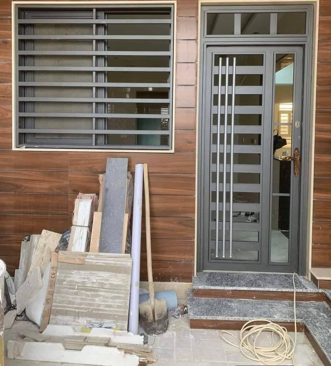 مستعدون تجهيز كل الدور السكنيه ابواب وشبابيك وبي انسب الاسعار الاستفسار الاتصال بهذه الرقم  ( ***********  )
