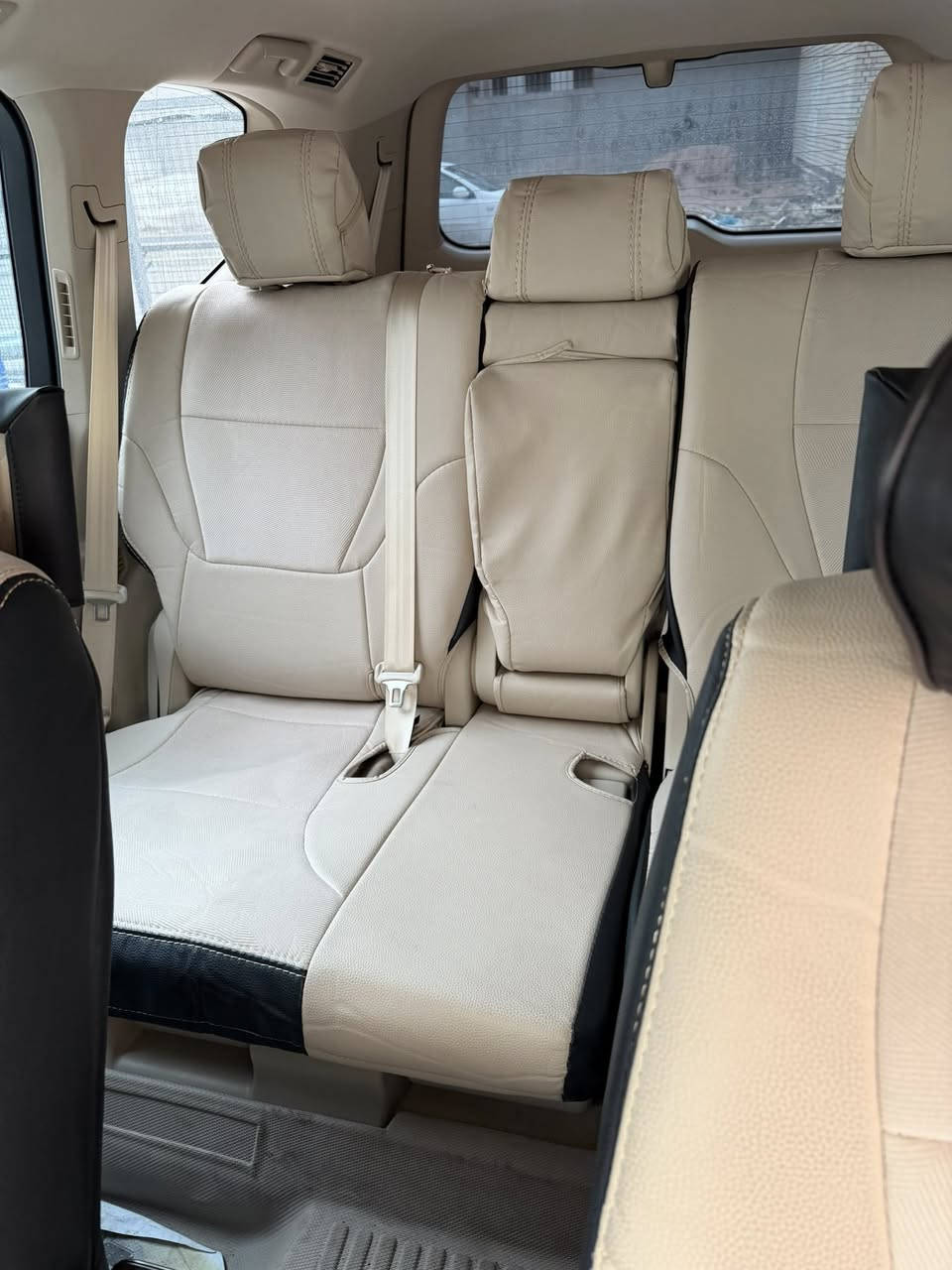 السلام عليكم 
للبيع لاندكروز ٢٠٢٥ VX LIMITED S
فول الفول 1/1 مكفولة كفالة عامة ماشية ٣٠٠٠ قابلة للزيادة
للاستفسار ***********
