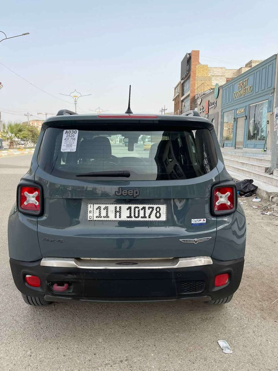 السلام عليكم سياره جيب رنكد للبيع موديل 2017رقم بغداد مشروع وطني الرقم الدولي السياره بيها صبغ جاملغ امامي 
 والباقي كفاله عامه مواصفات بصمه شاشه كبيرة كاميرا دواره تحكم جهتين سايد بريك بصمه اشاره بالمرايه حساسات اماميه وخلفيه محرك 2400 مامفتوح تخم تاير حداديه تبريد سياره جاهزه من كلشي استخدام شخصي السعر 123ورقه وبيها مجال بسيط للشراي مكان السياره ناصريه الشموخ للإستفسار *********** *********** أرقامي بيهن واتساب ناصرية, ذي قار
