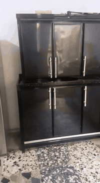 عندي تخم ديوان عشره مقاعد وكاونتر سنك مرمر وملحق اي استفسار على الخاص او على واتساب ‭0776 852 8358‬
