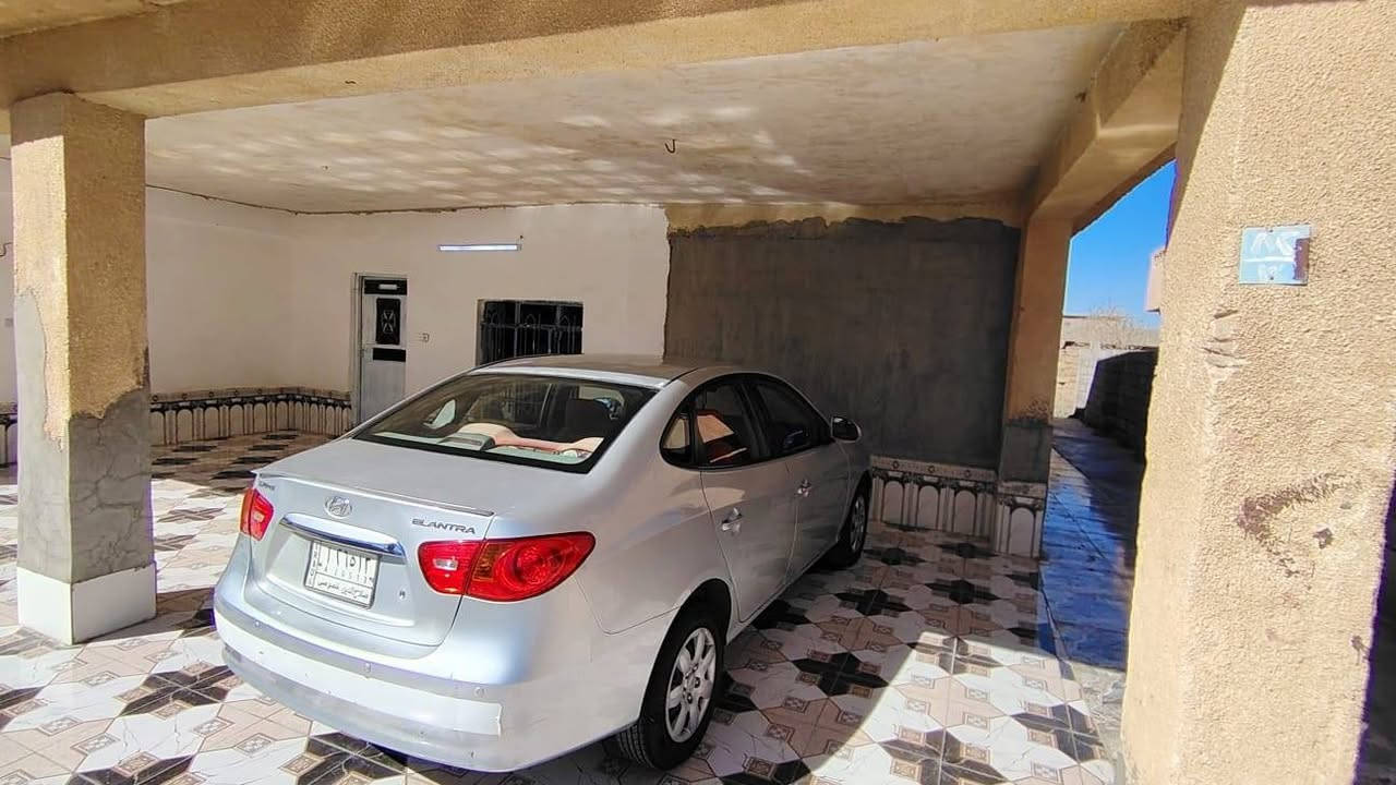 السلام عليكم
النتره للبيع فقط

رقم صلاح الدين
 موديل ٢٠١٠ 
شرط التحويل
 ضررها شبر بالجنطه
 بدون دواخل 
تبريد ثلج  محرك كير شرط
تايرات جدد 
105 وبيها مجال
للأسفسار الاتصال على الرقم  ***********
