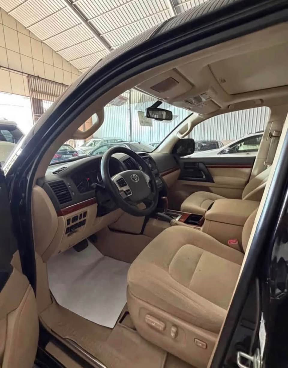 مۆدێل 2013 مواسەفات GXR V8 4.7 شەریکە جیهانە خازو بەنزینە سەیارەکەm هیچی نیە گێرومەکینە بەشەرت km196000 بلادی أربيل, العراق


**إذا كنت صاحب هذا الإعلان وتريد حذفه لأي سبب، رجاءا أرسل رسالة إلى الدعم الفني**