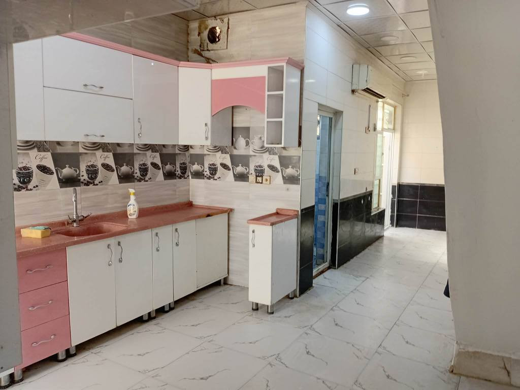 🏠 بيت للرهن - حي المكرمة 🏠
📍 الموقع: حي المكرمة - قرب شارع الطاقة وجامع أبو الفضل العباس.
🏗️ البناء: طابق واحد (بناء جديد).
📐 المساحة: 100 متر.
🛣️ الشارع: نظيف جداً.
💠 التفاصيل:
(غرفة + صالة + استقبال + مطبخ + صحيات).
⏳ مدة الرهن: سنة واحدة (قابلة للتجديد بالاتفاق).
💰 المبلغ: 42 مليون دينار.
📞 للتواصل:
📱 ***********
📱 ***********
🏢 مكتب أبو حسنين للعقار
📍 عنوان المكتب: حي المكرمة - قرب أسواق آدم. النجف, العراق
