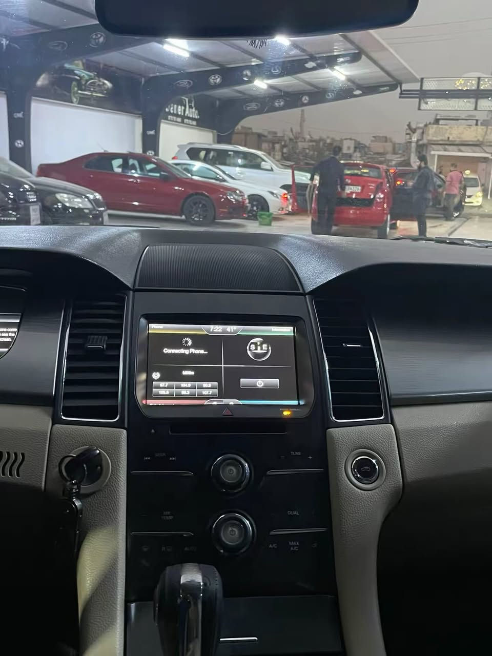 السلام عليكم فورد تورس موديل 13 خليجي السيارة كير مكينه حداديه كله بشر صبغ باب السايق بدون ارباك 
مكان السياره سليمانيه 
ماشيه 300 الف كم مكينه جديده عليه 
السعر 120 
***********
***********
ما متواجت عل نت شباب
