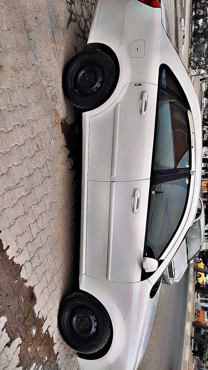 اوپترا 2011
ماڵیکی تابڵێی پاک و بێ کێشەیە دینارێک مەسروفی نیە

 کێر و مەکینە بەشەرت 

سەنەوی تا 2029

کوبۆنی بەنزینی هەیە 

دەرگای سایەتی لەسەر بیلاد گۆراوە یەک بست دەرکای دواوەی سەکن مەعجونی هەیە 

قەپو قوپی نیە سەقفی چاڵ و چۆڵی نیە ماڵی تابڵێی پاکە 

***********
