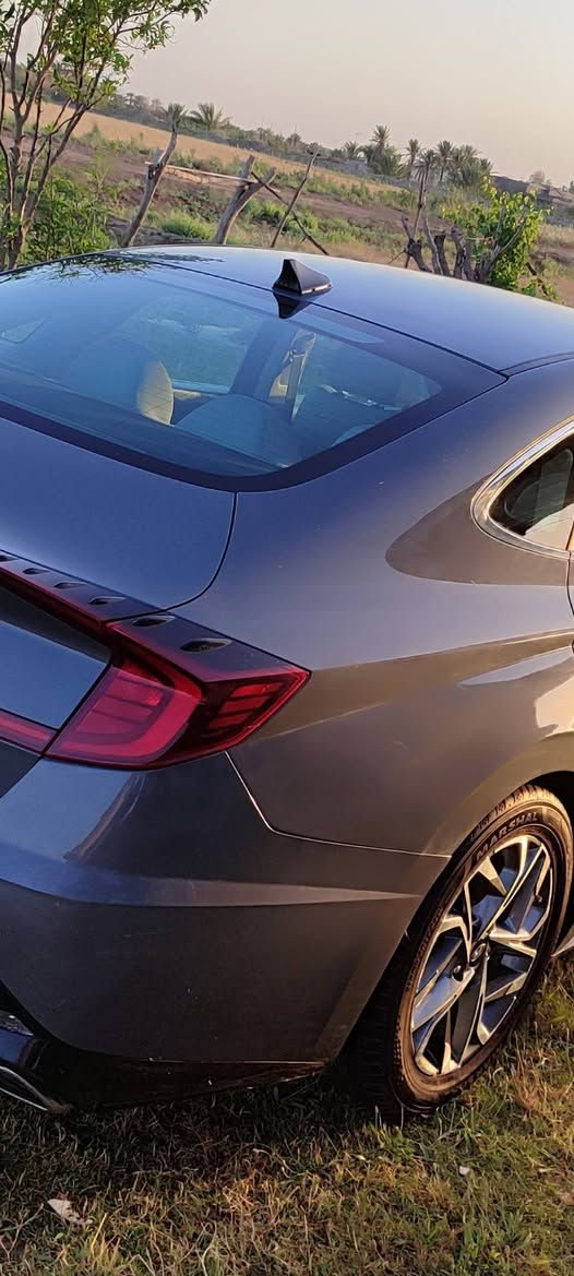 السلام عليكم عندي سياره للبيع نوع سوناتا 2021 لون اسمنتي رقم أربيل باسمي فول مواصفات عدى الفتحه والجلد هذا رقم الشاصي وي الصور مالتها ليحب يشوف حادثها محرك وكير مكفولات بجم كبس بصمه ابواب وتشغيل وكشن تدفئه وكهرباء تشغيل عن بعد تحديد مسار وسياقه ذاتيه رادار امامي جانبي السعر 155 هاتف/***********
