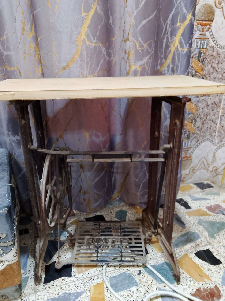 مكلف بالنشر غراض مستعمله للبيع الاجهزه كلهن شغالات وليريدهن ياخذهن كلهن بسعر مناسب ***********
