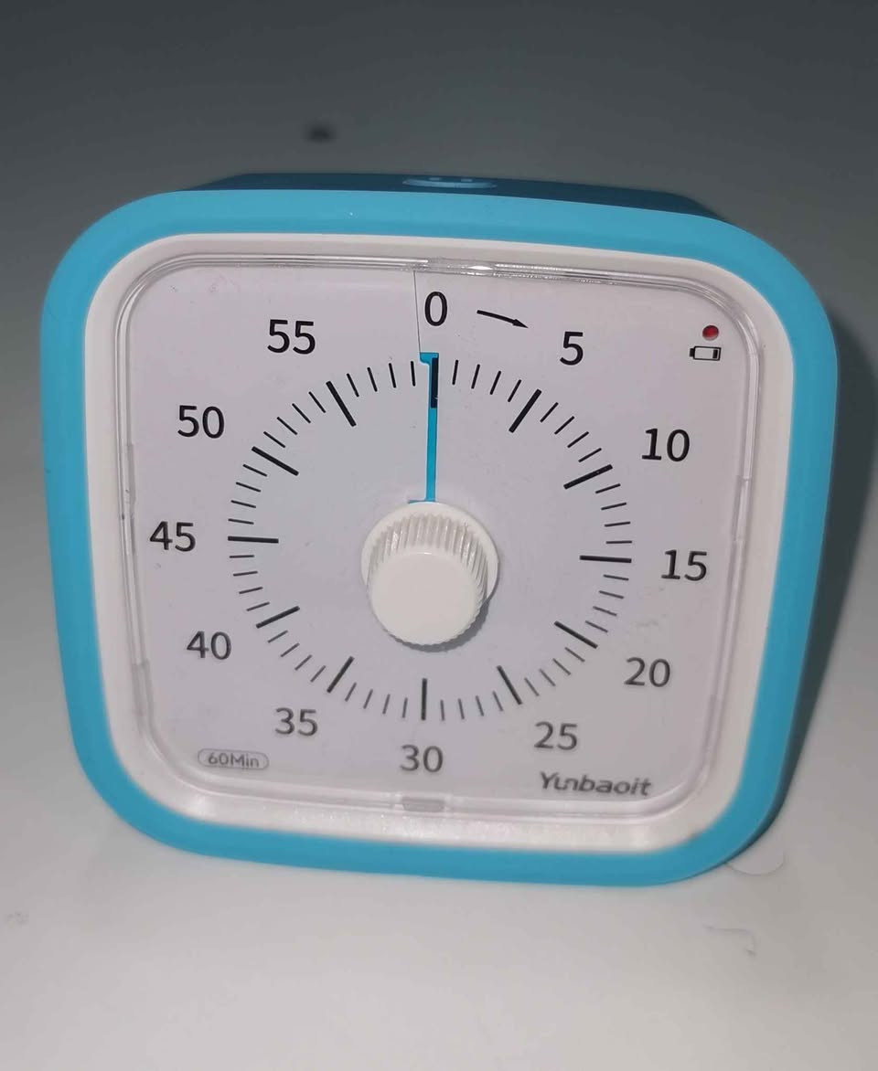 تایمەری (Visual Timer) بۆ فرۆشتن بە نرخێکی زۆر گونجاو.
مارکەی: Yunbaoit (ئەسڵی).

تایبەتمەندییەکان:
✅ بۆ ماوەی ٦٠ خولەک دیاری دەکرێت.
✅ زۆر بەسوودە بۆ خوێندکارانی پۆلی ١٢ و زانکۆ بۆ ڕێکخستنی کاتی سەعی.
✅ سیستەمی بێ دەنگە (تک تک ناکات) و بێزارت ناکات.
✅ کاتێک کاتەکە تەواو دەبێت زەنگ لێ دەدات.
✅ زۆر پاک و خاوێنە و وەک نوێ وایە.
✅ بە پاتری کار دەکات.

نرخ: ١٢ تەنها هەزار دینار-
شوێن: هەولێر -
بۆ داواکردن نامە بنێرە. أربيل, العراق


**إذا كنت صاحب هذا الإعلان وتريد حذفه لأي سبب، رجاءا أرسل رسالة إلى الدعم الفني**
