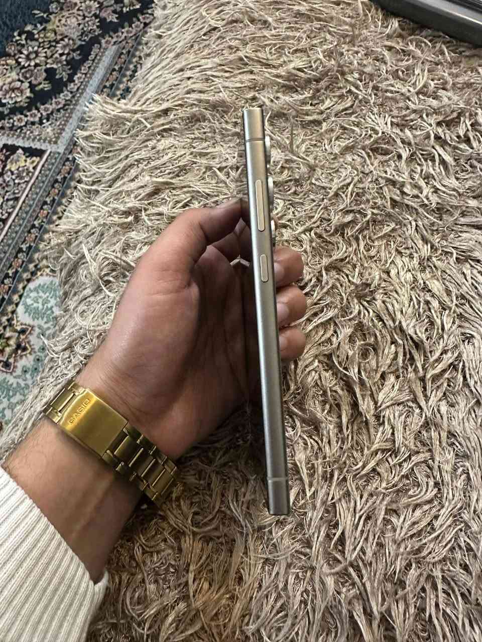 الموديل : Samsung Galaxy S24 Ultra.
الذاكرة : 1 تيرا (1) - الفئة العليا.

اللون تایتانیوم (Titanium).

الحالة : نظافة 97% بي خدش موضح بلصورة 
ضمان عين الفهد يجي مع العلبه والكارت ويا هدية شاحنه 45w وكيبل و٣ كفرات 
السعر 1,200,000 وبي مجال 
للاتصال:***********
العنوان بغداد الغزالية
سبب البيع (اريد هونر ماجك 8 ) اذا عدك اراوس
