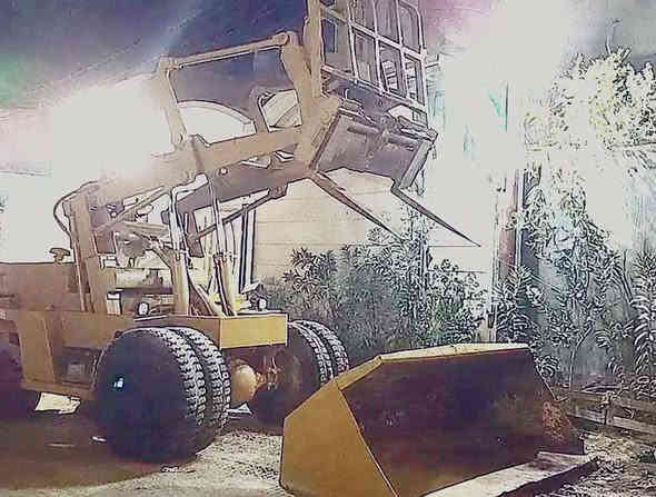 للبيع شوكيه شفل جبيره نوع TCM أم الجب بلاد مديل 95 محرك 6 سلندر كير اتوماتيك وياه كيله جبيره مالته بلاد تصير شفل وتصير شوكيه 3 حركات عده السجين سلايت السعر 65 ورقه وبيه مجال مكانه واسط عزيزيه الشراي يتصل *********** .
