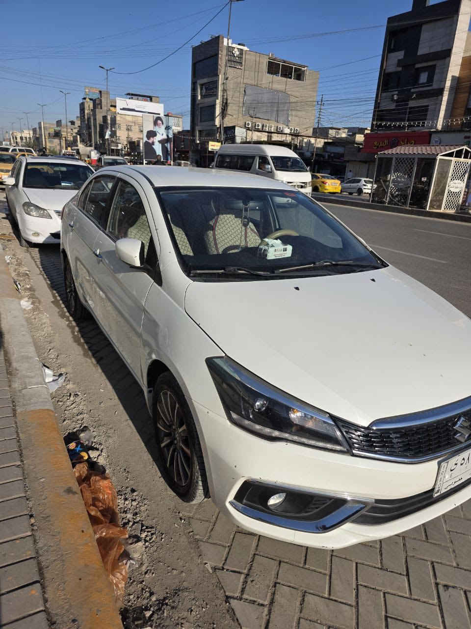 السلام عليكم،،
للبيع سازوكي ( سياز ) موديل 2023 
مكفولة كفالة عامة
ماشية ٣١ الف كيلو
المواصفات ✅
بصمة تشغيل
بصمة ابواب
تحكم ستيرن 
كروز سرعة 
كشنات جلد 
حساسات
قطعتين تبريد 
مري شفط كهرباء  + اشاير بالمري 
لد امامي 
ويل كب كروم 
شاشه 
شرط التحويل 
التفاصيل الاتصال على الرقم 
***********
السعر ١٢٣$ وبيها مجال
بغداد / حي اور
