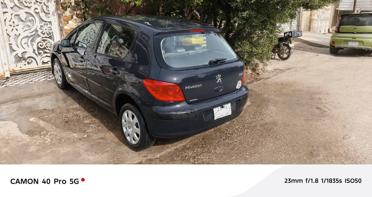 السلام عليكم للبيع بيجو 2006  بيه صبغ مكانات بدون حادث كير مكينه حداديه جاهزه سنويه لل 29 مكان حله نادر السعر 45 وبيه مجال رقم الهاتف ***********
