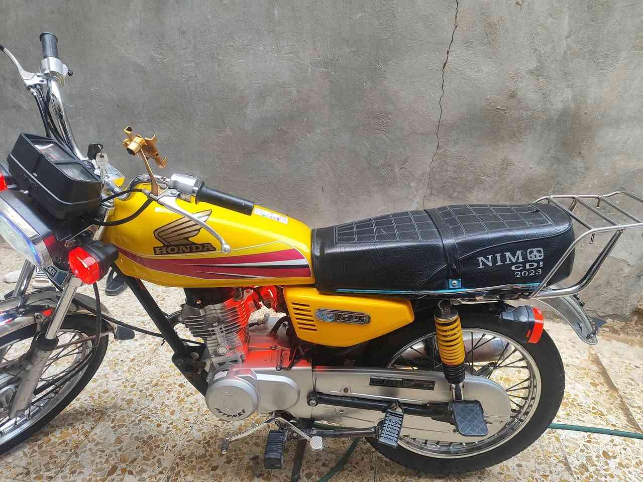 دراجه للبيع شاصي تايگر 2019 تعمير 2025 
وكيلها حمودي العارضي مكينه برغي مامفتوح منها شلعه فول كهربائيات كلها شغاله ماعايزه كلشي تفحص وين ميعجبك سعرها 850 وبيها مجال رقم *********** اتصل وبيك خير ودلل مكان كوفه قرب جنات الكوفه
