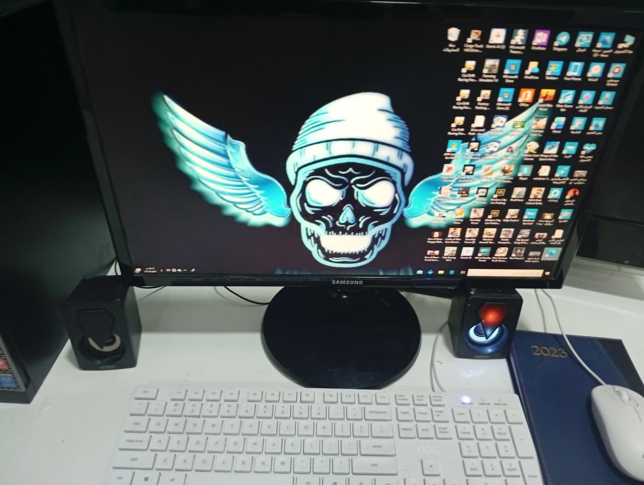 حاسبة كاملة للبيع 
الجهاز: Dell OptiPlex 3020.
المعالج: Intel Core i5-4590 (جيل رابع) بسرعة 3.30GHz.
الذاكرة (RAM): 8 جيجابايت (12288MB).
نظام التشغيل: Windows 10 Pro 64-bit.
نسخة DirectX: DirectX 12.
كرت الشاشة: Intel(R) HD Graphics 4600 (داخلي).
كرت شاشة خارجي 560
ذاكرة العرض (VRAM): 112 ميجابايت.
الذاكرة المشتركة: 2048 ميجابايت
ملحقات كيس وشاشة وكيبورد وماوس وسماعات ام انارة حاسبة راقية وسلسه سعر 190 الف مع التوصيل وبيه مجال
   متوفر توصيل كافة محافظات العراق


**إذا كنت صاحب هذا الإعلان وتريد حذفه لأي سبب، رجاءا أرسل رسالة إلى الدعم الفني**