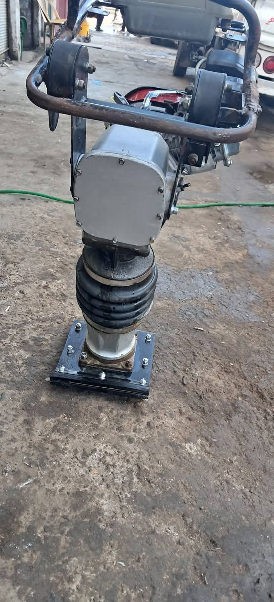 السلام عليكم 
توفر قفاز صيني الباب الأول 
الفحل العالي 
هيكل نضيف اخو الك
مكينه جديده بل الكارتون غير مستخدمه 
قاعده قفاز +كلج جدد بل الكارتون غير مستخدمات 
القفاز نوعيه ممتازه 

للتواصل والاستفسار اكثر اتصل على الرقم 
***********
@الجميع
