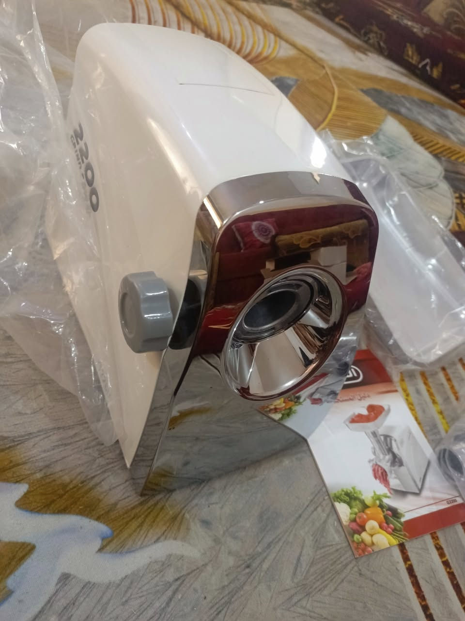 السلام عليكم مكينة لحم مركة جديدة ما مستخدمة المكان القائم والشراء يتفضل ***********
