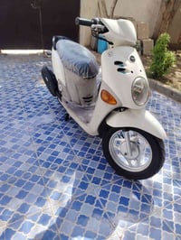 دراجه فلة للبيع مكفولة كفالة عامة قبل 10ايام نزلت من الرمبه دراجه حلوه...