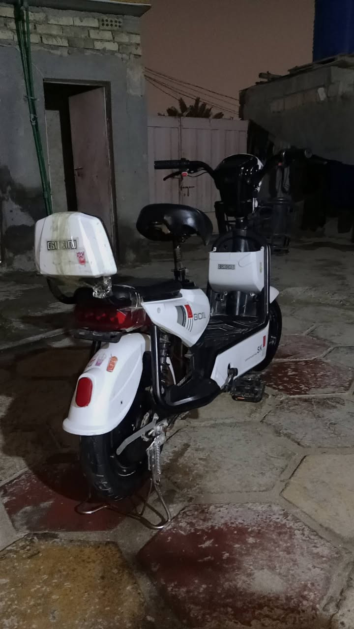 سلام عليكم باسگل شحن للبيع
حلو البايسكل لايت. بك لايت 
نضيف السعر200وبي مجال 
المكان كربلاء بحي الفارس 
رقم الهاتف***********
