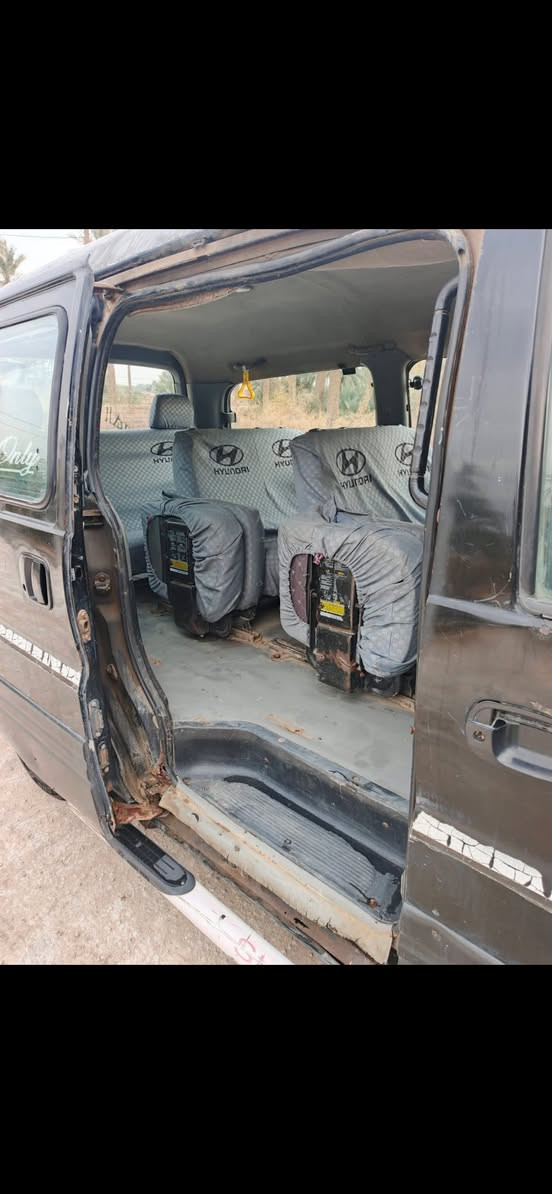 أريد مراوس بستانا راس برأس المكان طوريج هاذه رقمي *********** ولخاص مفتوح. السعر ٤٠ السياره متجايه معمره
