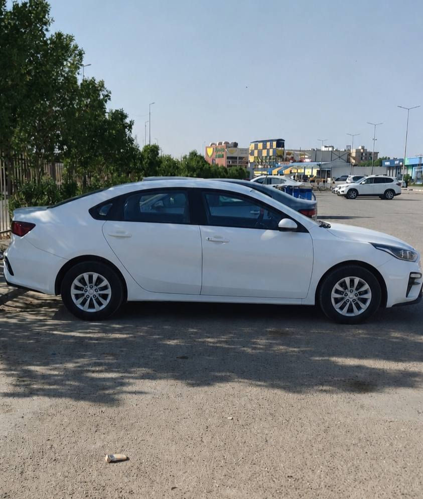 سيراتو موديل 2020 رقم انكليزي شمالي ماشيه 70 حقيقي  كفاله بيهة رصعتين زغار اباب الصدر ومعدلات عنواني الديوانيه سعرهة 150 قفل ***********
