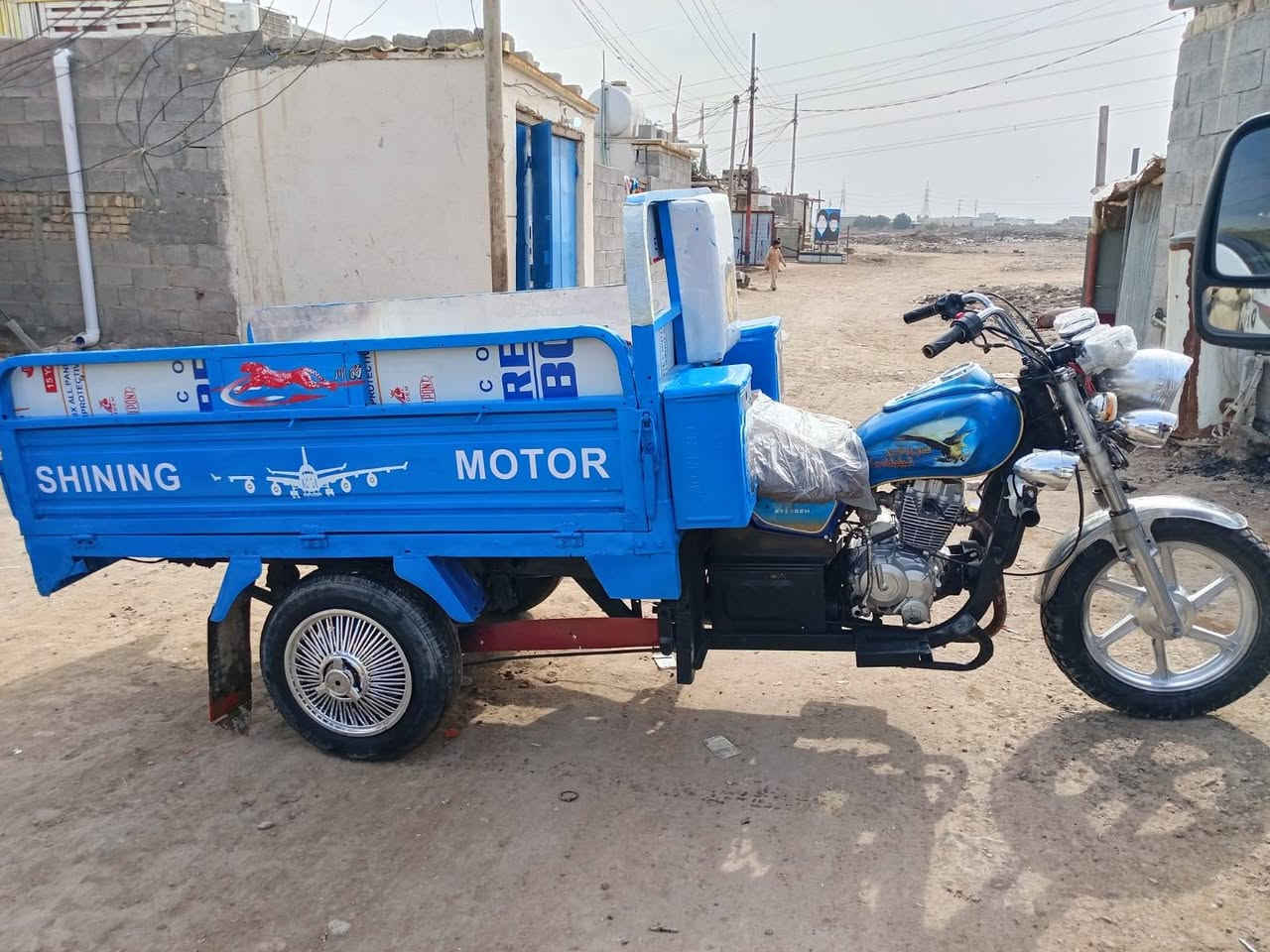 السلام عليكم  ستوته للبيع جمرة موديل 2013 مكينه 21 كهربايات شقاله من طول الطول تخم تاير جديد شاصي ركبه مكفولات
وراق بسمي تحويل نفس الحضه 
مكان ستوته حي الرسول ميسان العمارة 
سعر مليون و 600 وبيه مجال الشراي يدلل 
رقم 📱 ***********
