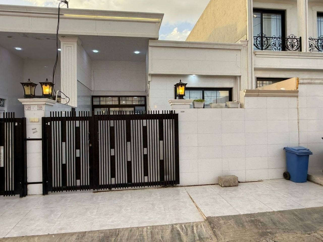 #عقارات_ابو_وسام
🔸سند طابو يتسجل بإسم اي عراقي
📍أربيل-بيت للبيع حي قربو قرب سايدين لاوان

➖مساحة 125M طابق  ونص
يتكون⤵️
➖2غرف نوم 
➖استقبال-صاله-مطبخ-مجموعه صحيات-كراج

📸 السعر والصورة متوفرة على قناتنا الرسمية في التليكرام 👇
🔗 https://t.me/Hassanabowissam
تابعنا الان وشوف احدث العقارات يوميا ع الصفحه الرسميه في فيسبوك
🔗https://www.facebook.com/share/1FHZ1d86H9/

📞 تواصل مباشر واتساب أو اتصال:
📱 ***********
📱 ***********

#عقارات_اربيل #شقق_للبيع_اربيل #بيو_لبيع_اربيل  #فلل_للبيع_اربيل #مجمعات_سكنية_اربيل
 #عقارات_كردستان  
#استثمار_عقاري_اربيل #عقارات_بغداد_سليمانية_اربيل  #عقارات_شمال_العراق  

⬅️ الأسعار والصور داخل القناة… لا تفوّت الفرصة

تابعنا الان وشوف احدث العقارات يوميا 🏘️
🔗https://t.me/Hassanabowissam

6 دفتر 75 ورقه
