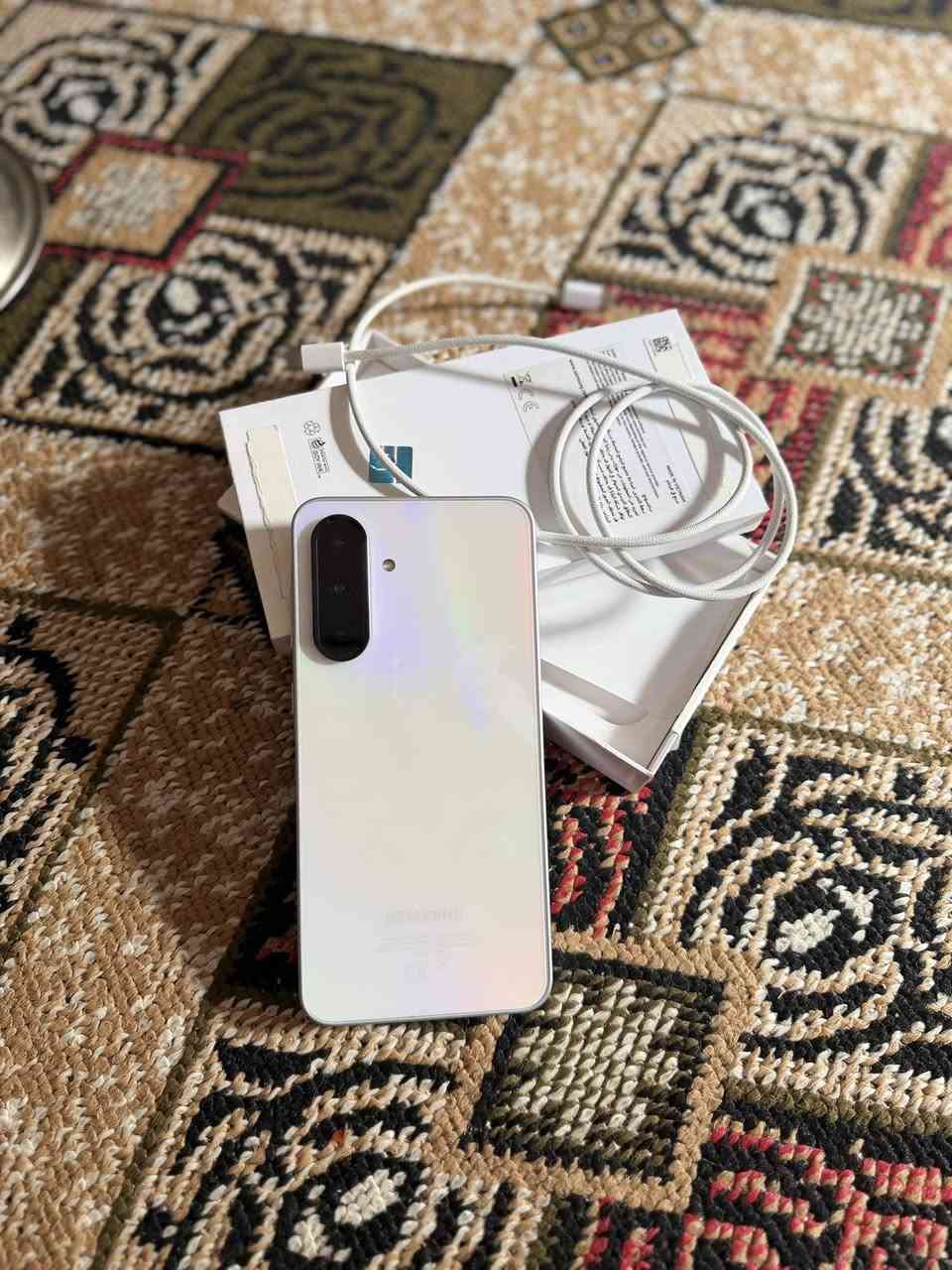 سامسونج للبيع ذاكره 128 جديد صارلي شهر من اخذته انضف من الصوره كامل ملحقات هـ: ***********
