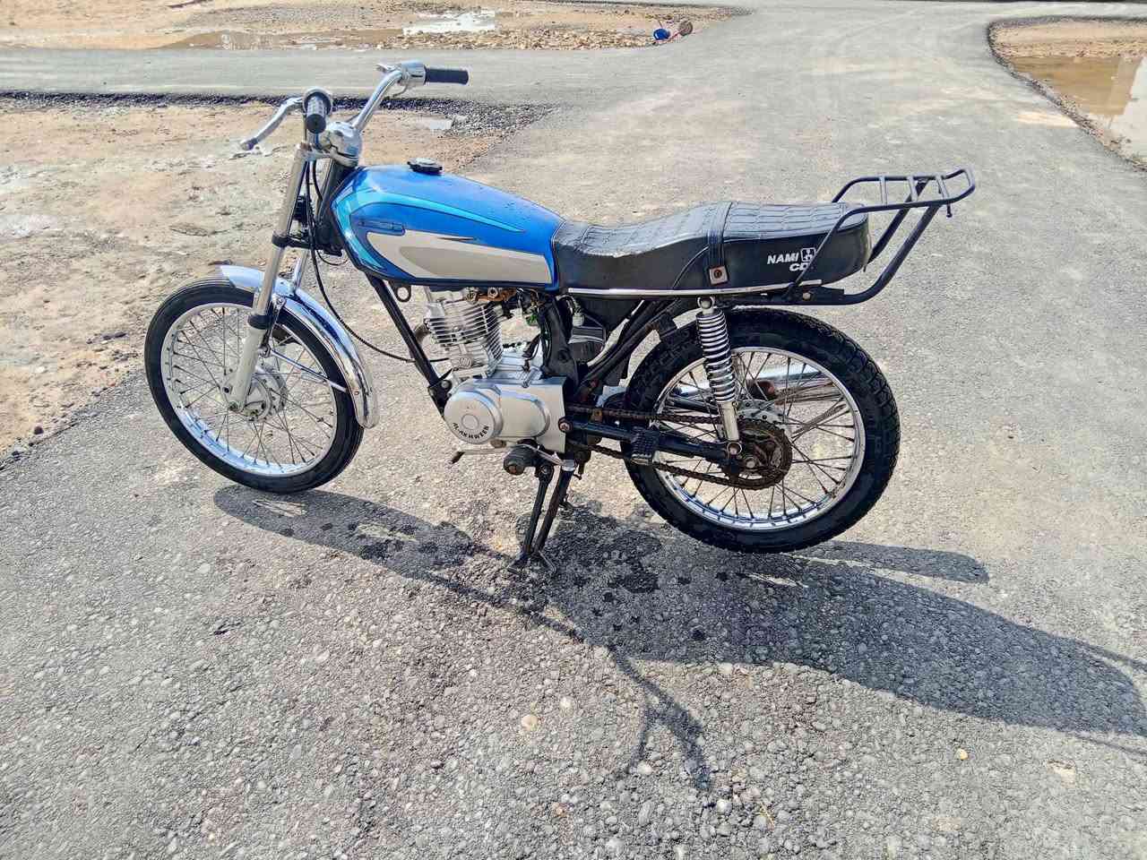 السلام عليكم دراجه للبيع بدون اوراق شاصي مكفول من لحيم ول عواج مكينه رابيدو المكان  ميسان صدر المجر قرب السيد ماجد ابو سدره الشراي يتفضل خاص او يتصل ***********
