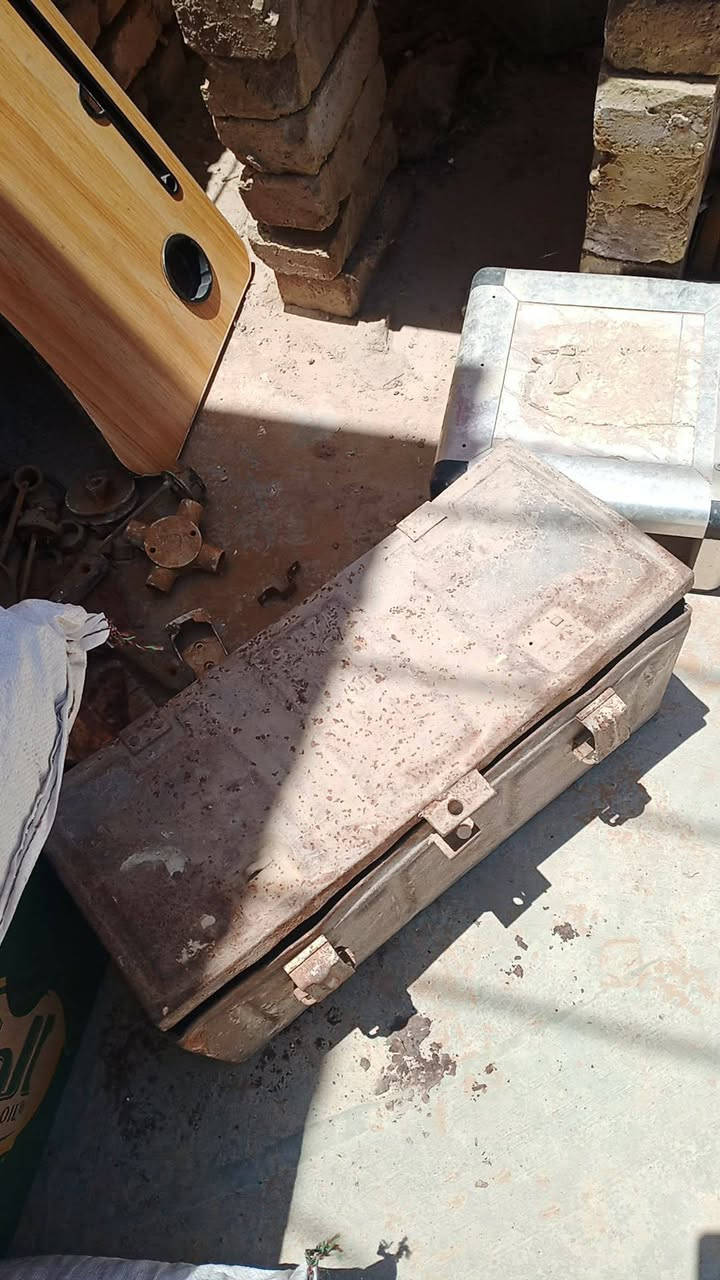 منو يشتري عتيك.
البرميل  والتنور. شغالات  مابيهن شي. 
بس الصندوك والصحن. مال عتيك.


**إذا كنت صاحب هذا الإعلان وتريد حذفه لأي سبب، رجاءا أرسل رسالة إلى الدعم الفني**
