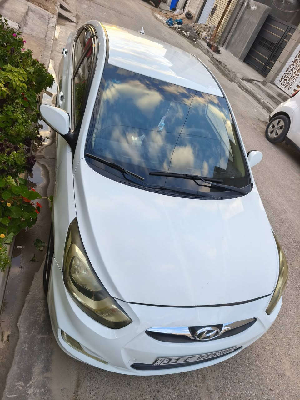 هيونداي أكسنت 2013 خليجي 🔥 (لون ابيض )
صبغ ( بالجاملغ و شبر بنيد)
محرك 16 قطرتين
✔️ كير + محرك + تبريد وتدفئه 
✔️ جاهزة بدون أي مصرف 💯
المواصفات:
✔️ تحكمات ستيرن
✔️ نظام ECo
إشارات بالمرايا
داخل لونين تغليف جلد
 ويل كب 5 حجم 14
تغليف ارضيه جلد
شاشه اندرويد 
كامره 
إضافات جديدة:
✔️ تخم تايرات جديد
✔️ صدر أمامي + خلفي جديد
✔️ سويجات 2 + سبير 
 سنوية + أرقام جديدة لغاية 2027
 باسمي – تحويل بنفس اليوم
😎 السيارة أحلى من الصور وجاهزة استخدام
🟪 السعر 100 $
رقم   واتساب***********
