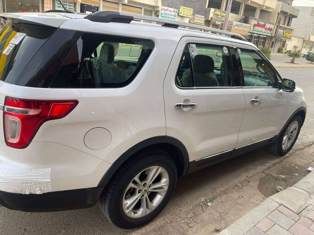 فورد اكس بلور خليجي شركه نيفا ٢٠١١ رقم سليمانيه الجديد
بيها هوايه مواصفات
مابيها اي نقص  مكفوله من الضربه والصبغ  فقط بيها بارد أسفل الباب
اريد مراوس مع بيك اب دبل قماره
عنوانه السياره الانبار الرمادي


**إذا كنت صاحب هذا الإعلان وتريد حذفه لأي سبب، رجاءا أرسل رسالة إلى الدعم الفني**