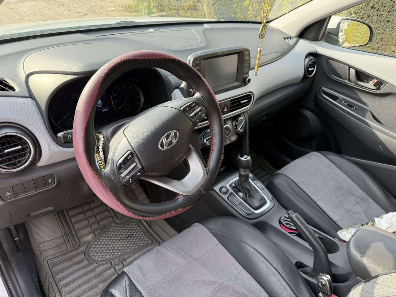 كونا موديل ٢٠١٨عداد المسافة ٣٨٠٥٢ ميل وارد امريكي حادثها جنطة وجاملغ خلفي والجاملغ الاخر بارد
تحكم ستيرن جهتين 
كروس سرعة 
شاشة ابل كار بلي 
سيارة جهازة ومابيها اي نقص 
السعر ١٣٨٠٠ دولار امريكي 
مكانها بغداد حي الجامعة


**إذا كنت صاحب هذا الإعلان وتريد حذفه لأي سبب، رجاءا أرسل رسالة إلى الدعم الفني**