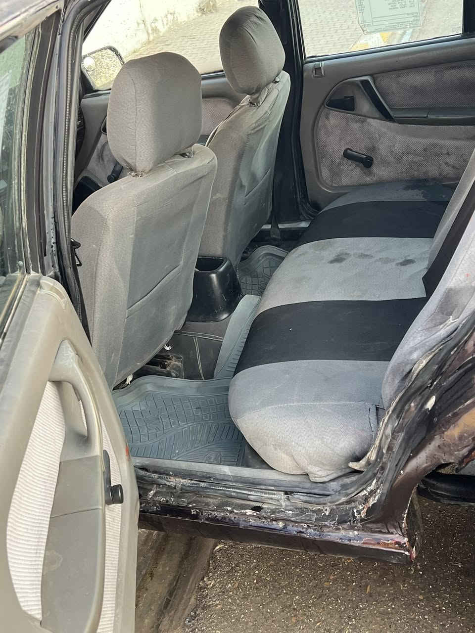 للبيع اوميكا استيشن لون باذنجاني بيها جلح سقف سلايت گير عادي موديل 92 مشروع وطني سنويه جديده لحد ٢٨ رقم كركوك الماني دفتر بانزين بيها حجم 20 بلادي ويل كروم بلادي شمسي المحرك والگير والأكسل شرط اربع تايرات أخو الجديد صدر شرط باتري جديد كهربائيات كلها شرط والظفيرة جديدة فقط بيه طخه من كدام جاملغ طرف سكن صاحب السنوية في كركوك شرط التحويل سنويه ماصاقطه السعر ٢٨ بيه مجال الاتصال على الرقم  ***********@
