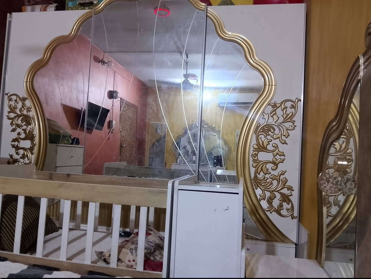 بيع مستعجل كلش  غرفه تركي درجه اوله ام التاج 9قطع نضيفه وضخمه الغرفة مكاني ديوانيه اسكان سعر مناسب كلش تفاصيل اكثر واتساب ***********
