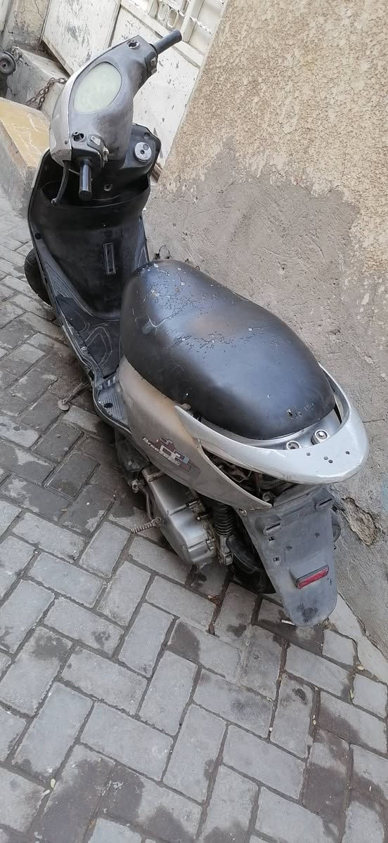 السلام عليكم دراجه بريز للبيع دراجه شغاله بيهه نواقص بسيطه مكاني حي اور السعر 250 للاستفسار ***********
ملاحظة غير متواجد بالفيس
