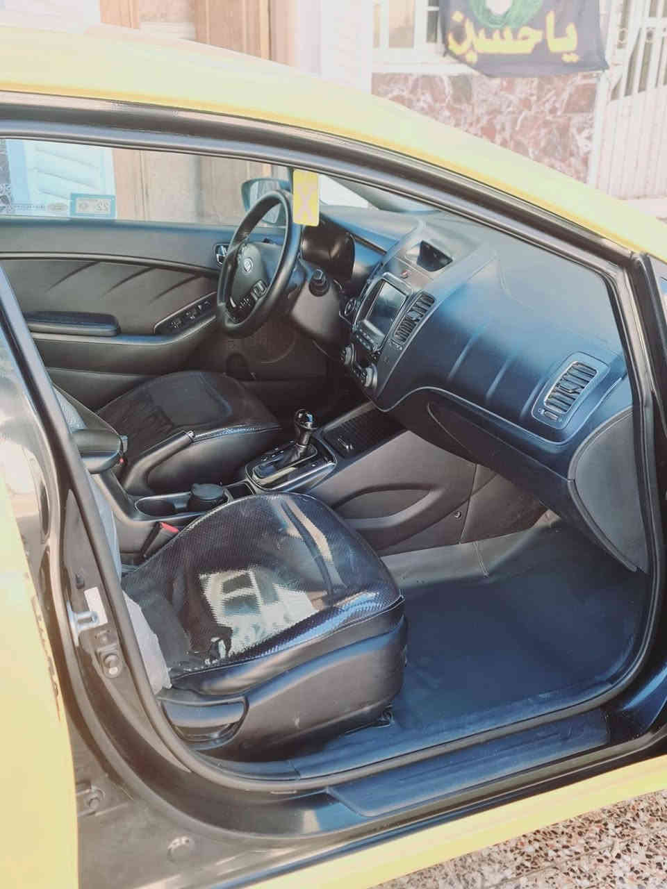 فورتي للبيع وارد امريكي الموديل 17حادث السياره دعاميه اماميه فقط المواصفات لمتت ما عده الفتحه كير ومكينه خير من الله  سدر خلفي وامامي جديد هيه وغرامه مصفره وتحويل ثاني يوم بسمي سعر 118وبيهه مجال ***********
