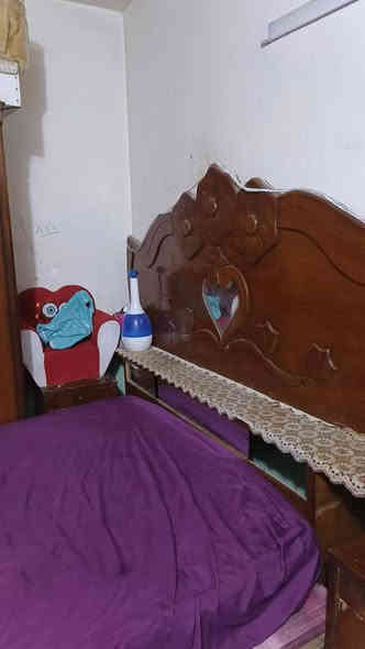 غرفه نوم تزكام عراقي للبيع سعره ٣٠٠ وبيه مجال قليل اشراي يتصل *********** مكاني الديوانيه شارع الوكفه
