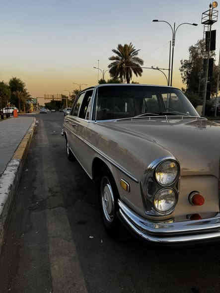 السلام عليكم ماريدس موديل 1969 مكينه 6 280 SE قبق ابيض كير اوتو اربع نمر باب قصير تبريد شغال تخم تاير راديتر جديده منضومة بانزين وحتراق كله جديد سبيرهة منازل جكهة ممستخد سياره جاهزه من كلشي سونار مرفق بلصور السياره بسمي مكان السياره بغداد السعر دفترين وبيهة مجال  رقم الهاتف ***********
