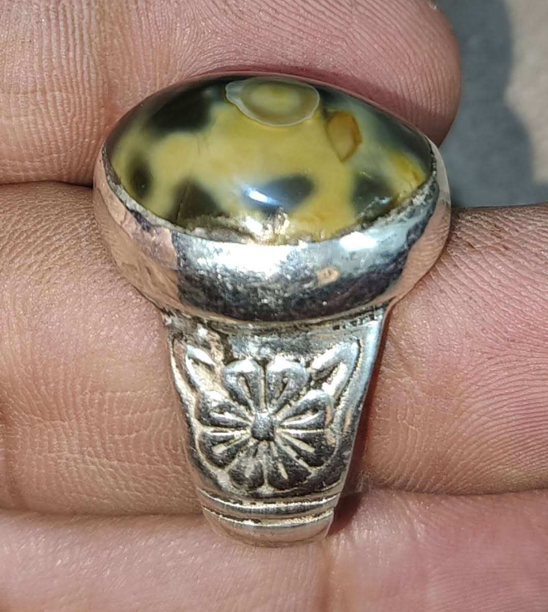 يالله 2 محابس واحد داودي واحد سليماني شرط حجر طبيعي وفضه عراقيه سعر الواحد 45 الف يوجد توصيل كافة المحافظات عنواني بغداد واي استفسار مراسلتي على رقم الواستاب ***********
