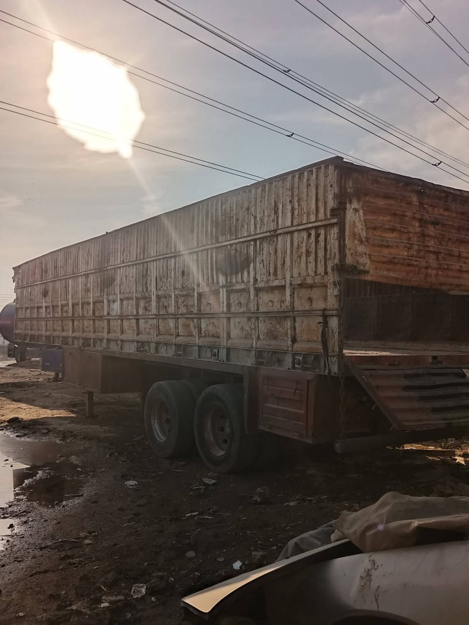 عربانه البيع مكان موصل *********** عربانه بيض حداديه شاصي 14 طول 13 60 (***********
