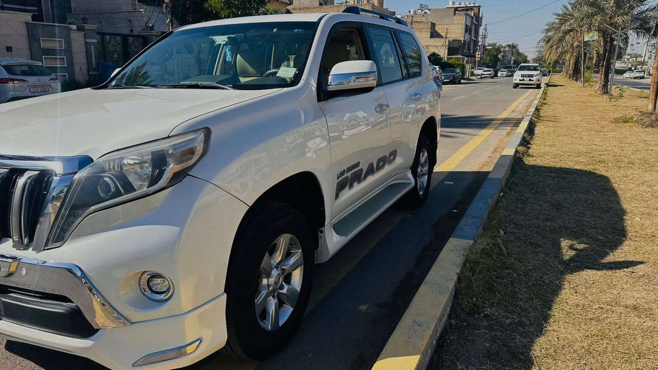 السلام عليكم 
برادو خليجيه VX موديل 2014
معروفه مواصفات VX يعني فووول للاخير فتحه بصمه كشنات جلد تدفئه وتبريد بالكشنات حتى الكشنات الخلفيه كهرباء بيها صبغ جاملغ الامامي الايسر والجاملغ الامامي الايمن وشويه من الباب على كد شبر تقريباً اثر طخه كير ومحرك مكفولات 
صدر جديد طخم تايرات جديد
مكاني بغداد مامتواجد على الفيس تلفوني *********** السعر 285
