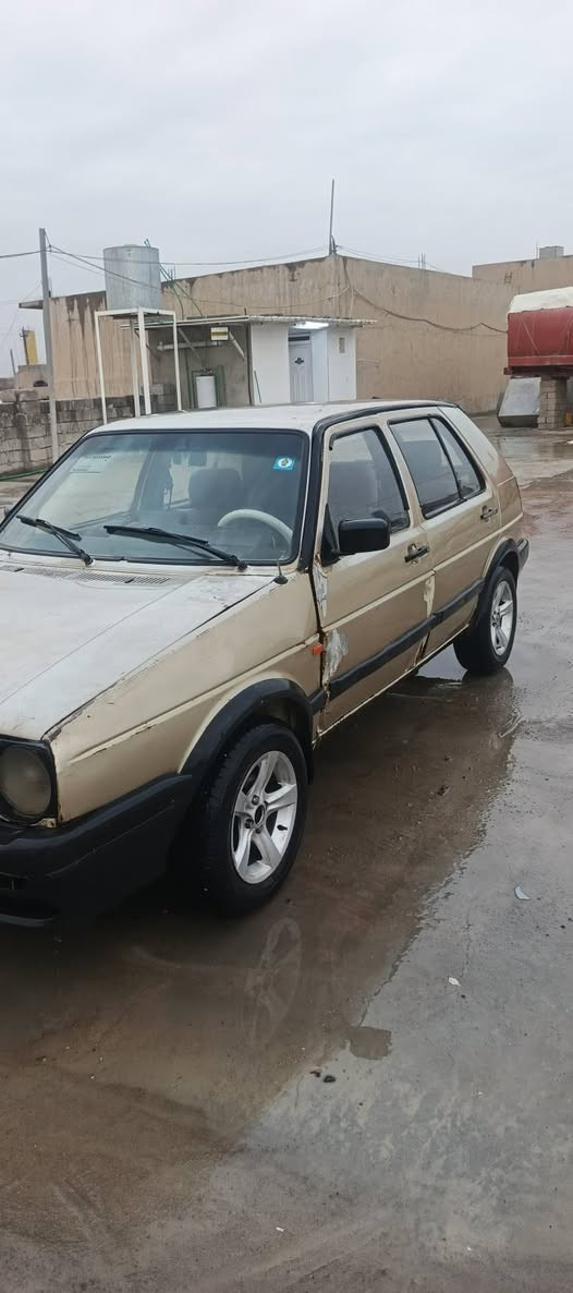 السلام عليكم عندي هاي السياره للبيع مديل 91
السياره كير محرك شرط 
كربون
باتري جديد تيات جديد طخم نضيف السياره بيها ملاحظات 
رقم جديد هزه جديد شرط التحويل 
السعر 23 وبيها مجال 
***********
