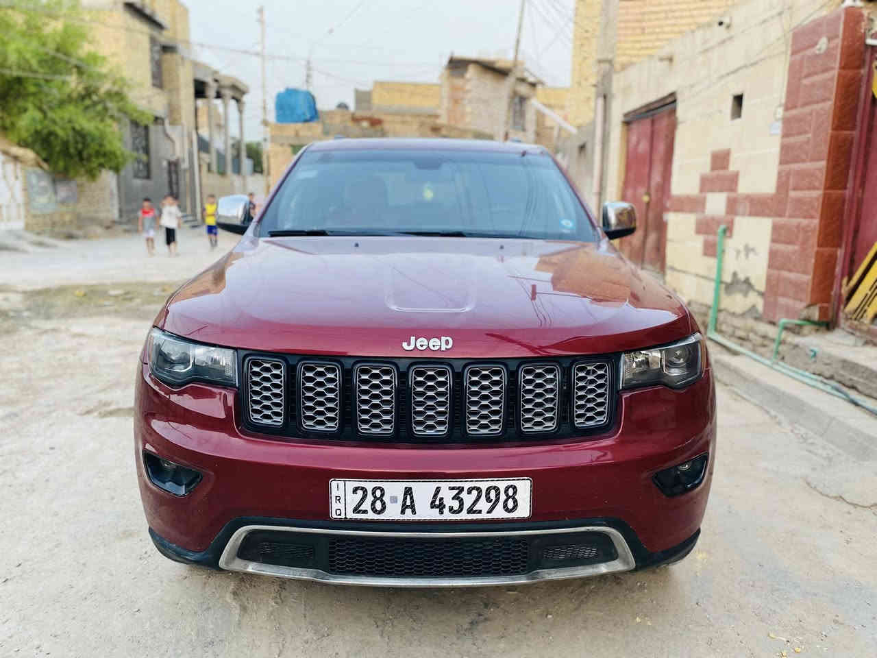 السلام عليكم 
جيب لاريدو 15 معلاية 22 
محرك3600
فتحة بالقمارة
كشنات  جلد قرميدي
تخم تاير جديد
سنوية بأسمي
شاشة جبيرة
السعر 195$ وبيه مجال بسيط
مكاني ناصرية
***********
