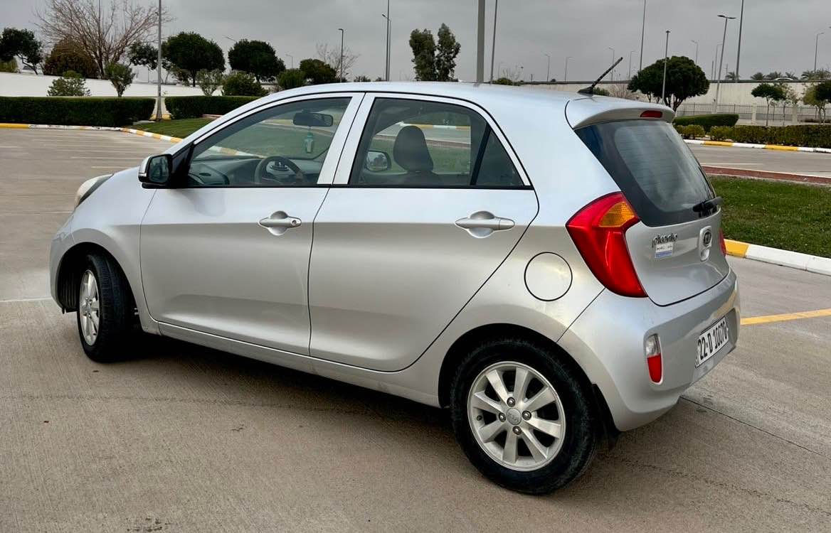 پيكاتؤ موديل ٢٠١٣ 
سيارةكة هيچي نيه بةس بئ بؤياغه سيارةكة بة ناو خؤمه ٥٨ هةزار رؤيشتيه رةقةم و سةنوي هةمووي نيويه گيروو مكينه هيچي نةكريتةوه هةمووي بةشةرت نرخى٨٨
*********** أربيل, العراق
