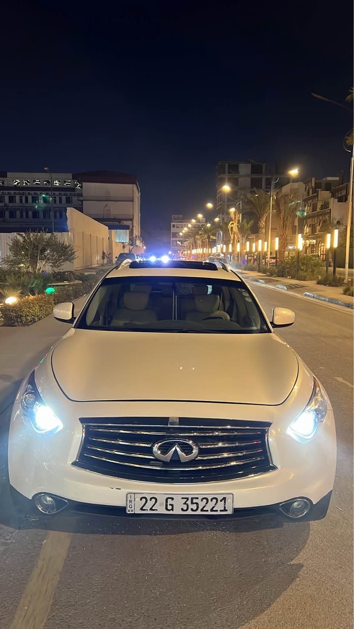 السياره كلين بدون حادث بدون غرق تقرير سليم من امريكا هنا صار بيها طخه بسيطه بالدعاميه الاماميه وانصبغت نص الدعاميه فقط 
كلشي بالسياره جديد ادامه كامله منظومة المي ومنظومة البانزين وحتى دهن مبدللها جديد كامله على اخر حبه 
رقمي *********** بغداد - اليرموك بغداد, العراق
