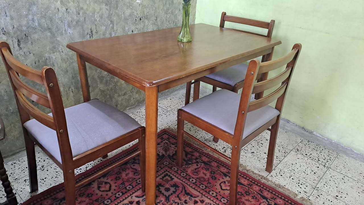 ميز طعام ٣ كراسي خشب صاج قياس ١١٥×٧٠ سعر ١٢٥ الف


**إذا كنت صاحب هذا الإعلان وتريد حذفه لأي سبب، رجاءا أرسل رسالة إلى الدعم الفني**