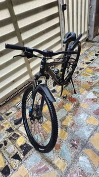 اخوان بايسكل يونيفيكا امريكي اصلي تعال و اتأكد منه بنفسك البايسكل ضايف...