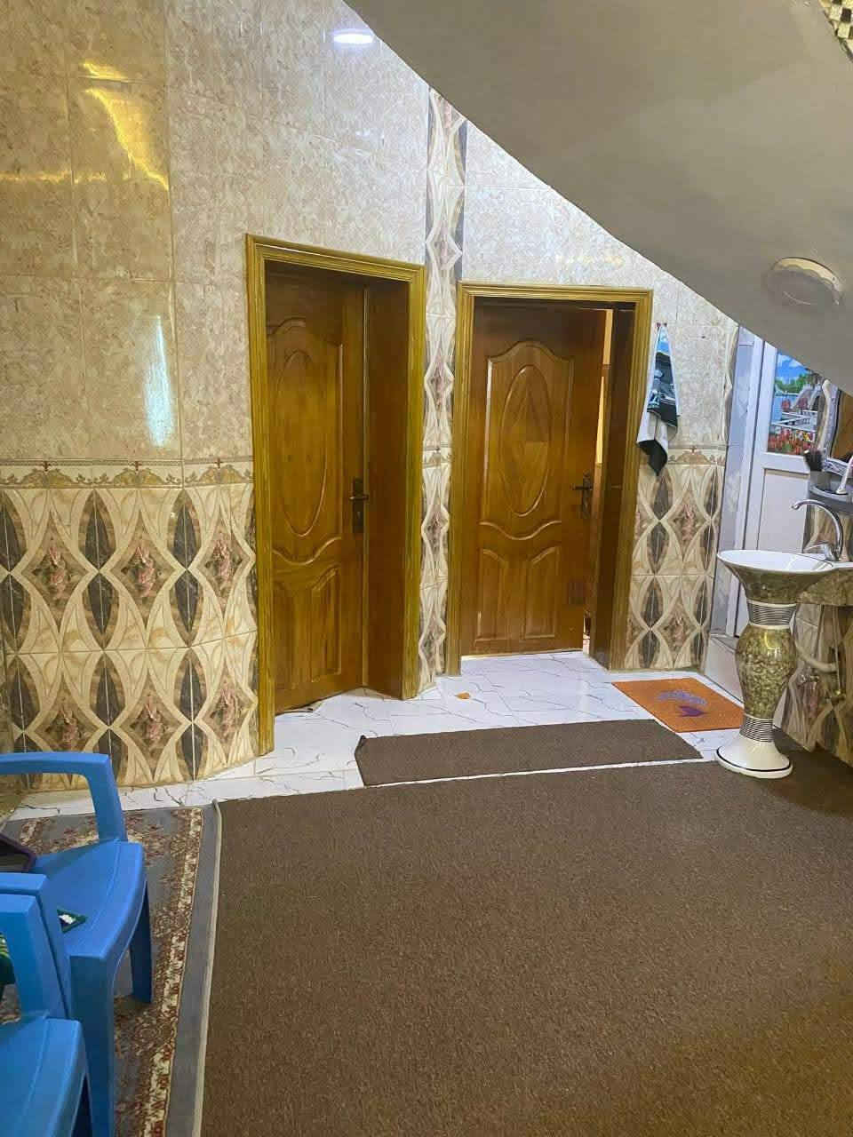 السلام عليكم 

بيت طابو زراعي سند 25 للبيع المساحه 215متر يحتوي

 على  3غرف نوم وصاله واستقبال مطبخ صحيات گراج

 سياره ومحل العنوان  طويريج الحولي مقابيل الصناعه 

للأستفسار أكثر 
***********
*********** تابع الصفحه ليصلك كل ما هو جديد
